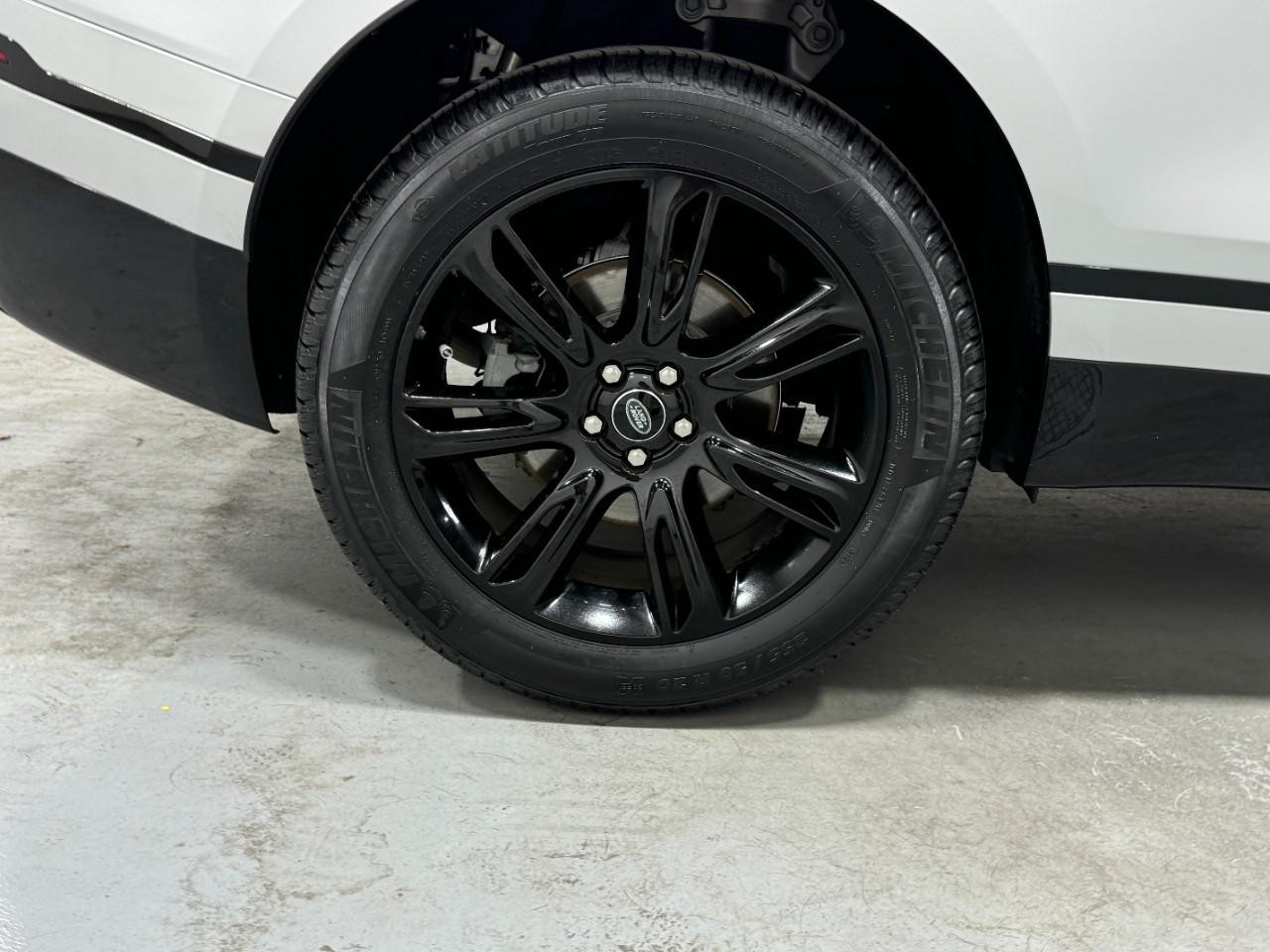 Land Rover Range Rover Velar Vehicle Full-screen Gallery Image 5