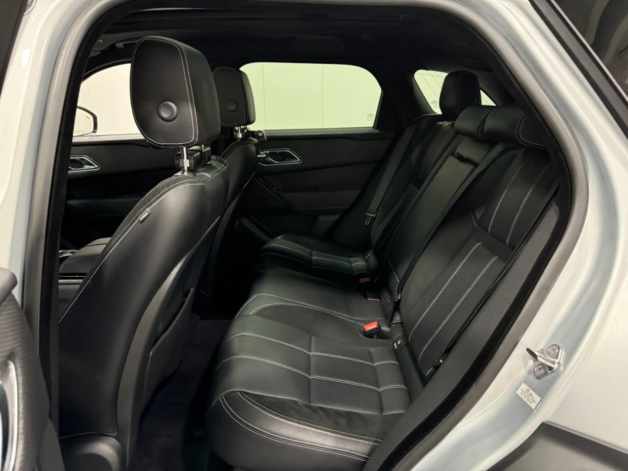 Land Rover Range Rover Velar Vehicle Full-screen Gallery Image 8