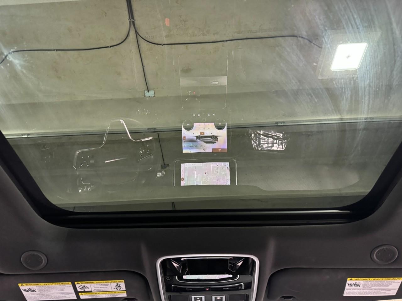 Land Rover Range Rover Velar Vehicle Full-screen Gallery Image 12