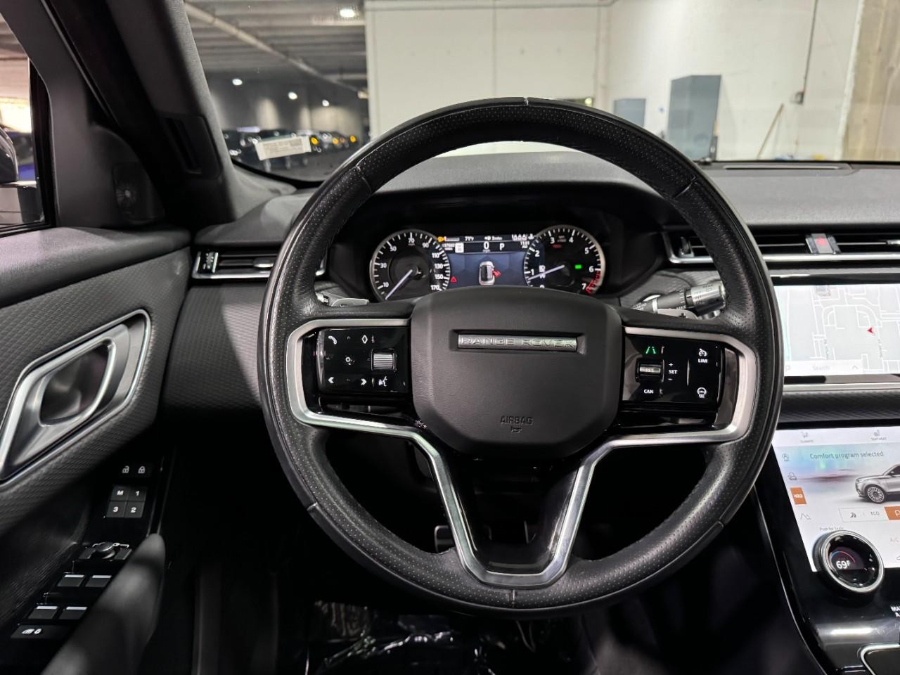 Land Rover Range Rover Velar Vehicle Full-screen Gallery Image 14