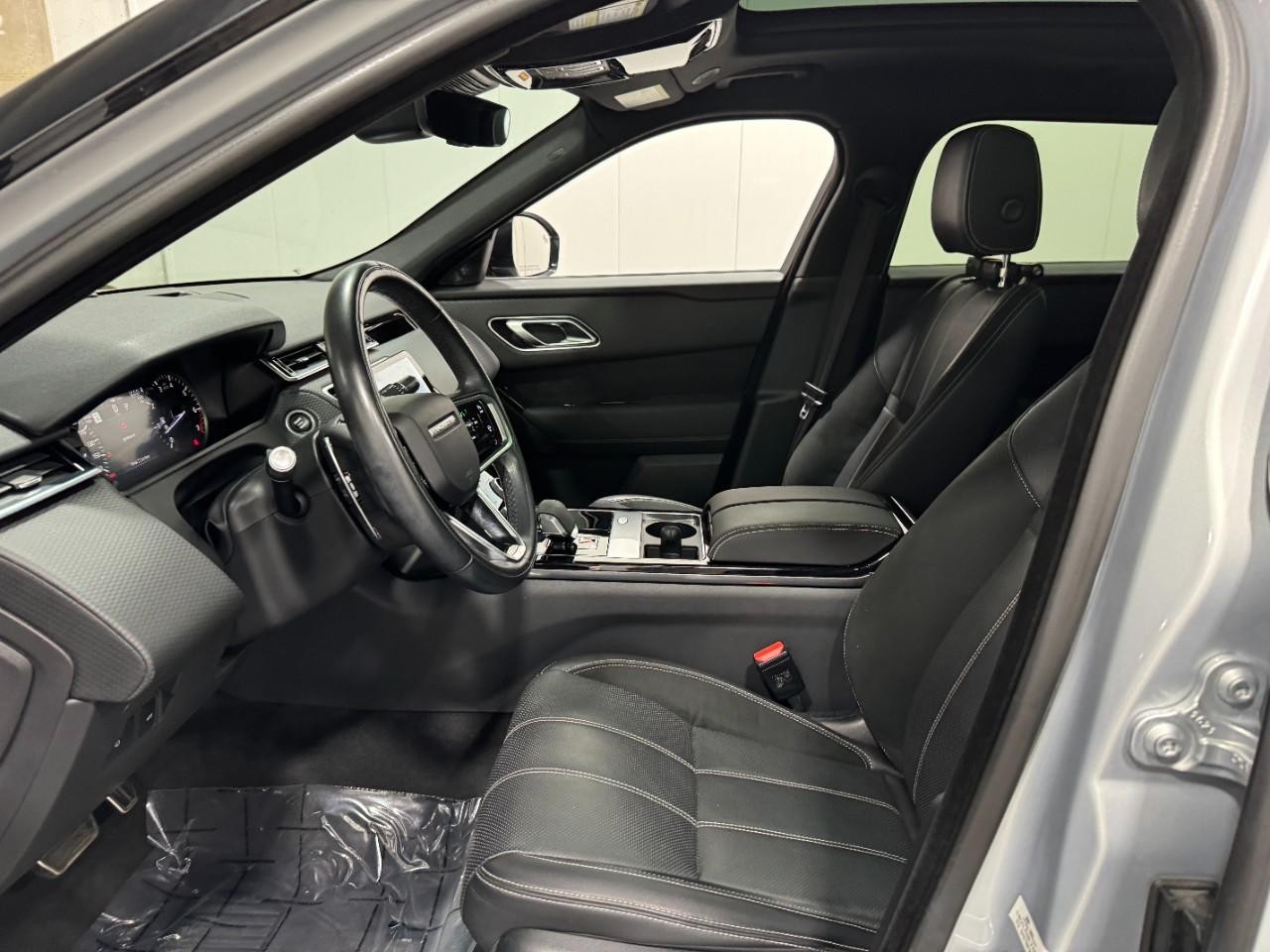 Land Rover Range Rover Velar Vehicle Full-screen Gallery Image 27