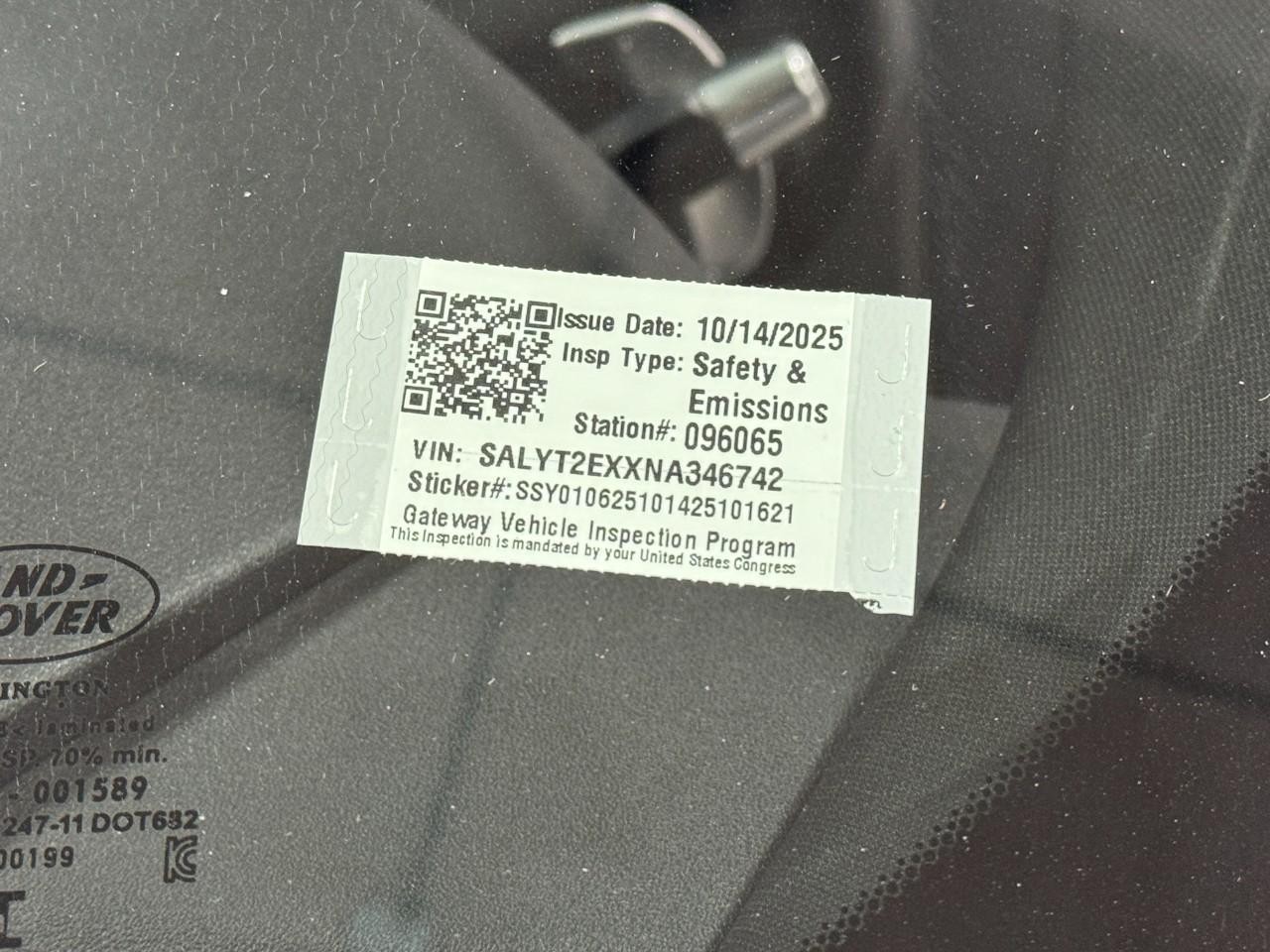 Land Rover Range Rover Velar Vehicle Full-screen Gallery Image 35