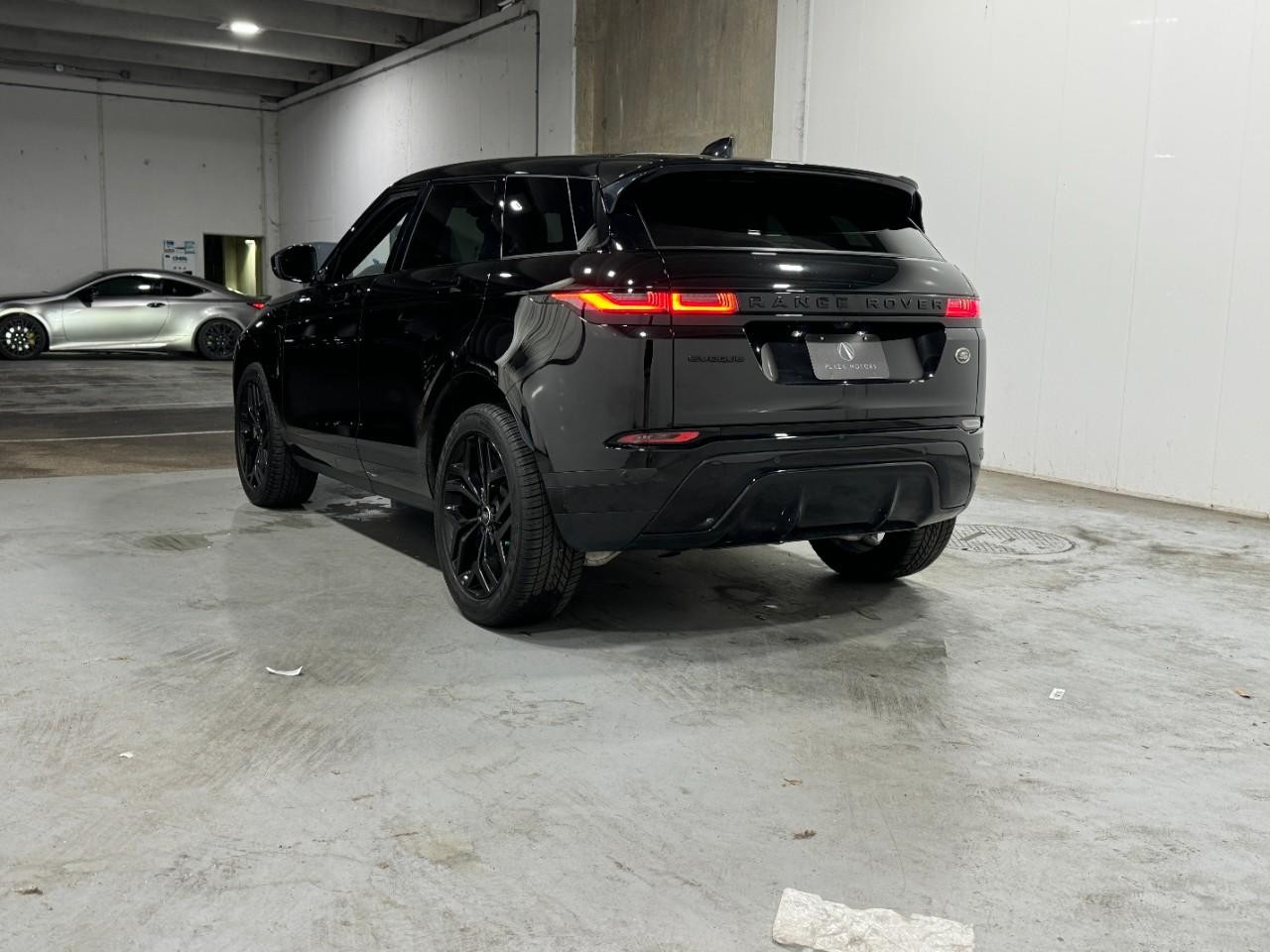 Land Rover Range Rover Evoque Vehicle Full-screen Gallery Image 3