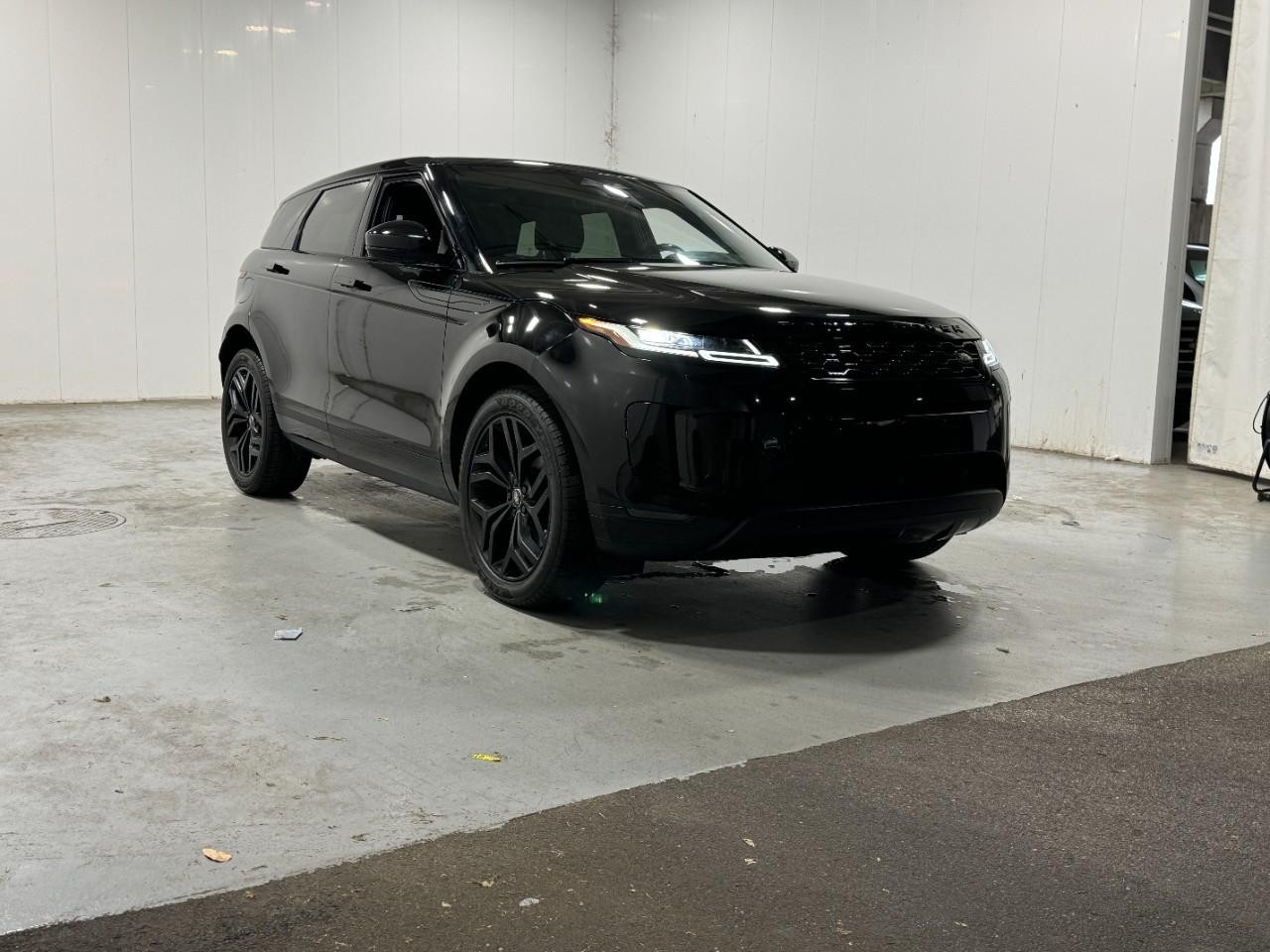 Land Rover Range Rover Evoque Vehicle Full-screen Gallery Image 6