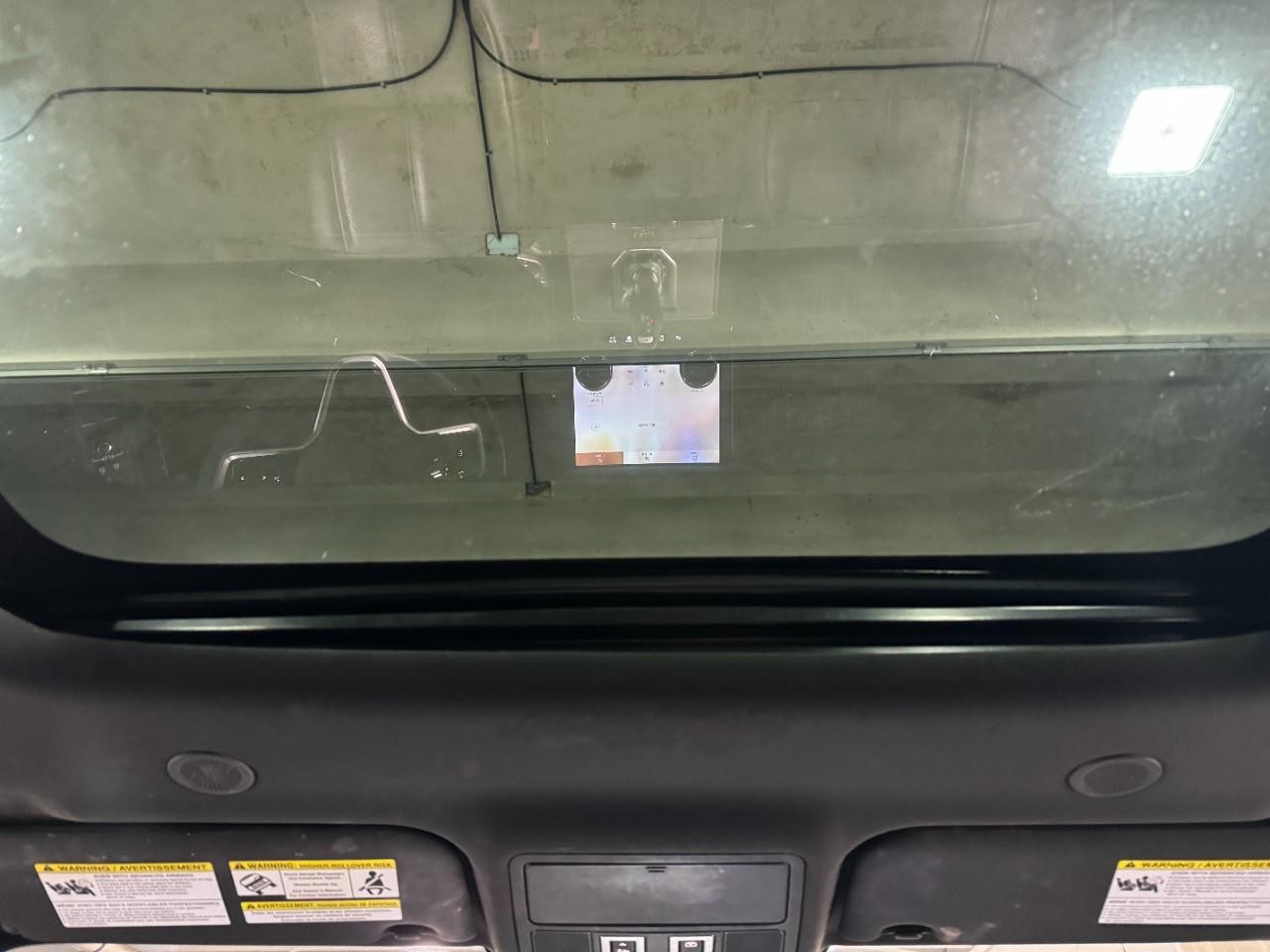 Land Rover Range Rover Evoque Vehicle Full-screen Gallery Image 11