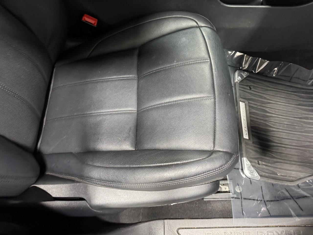 Land Rover Range Rover Evoque Vehicle Full-screen Gallery Image 19