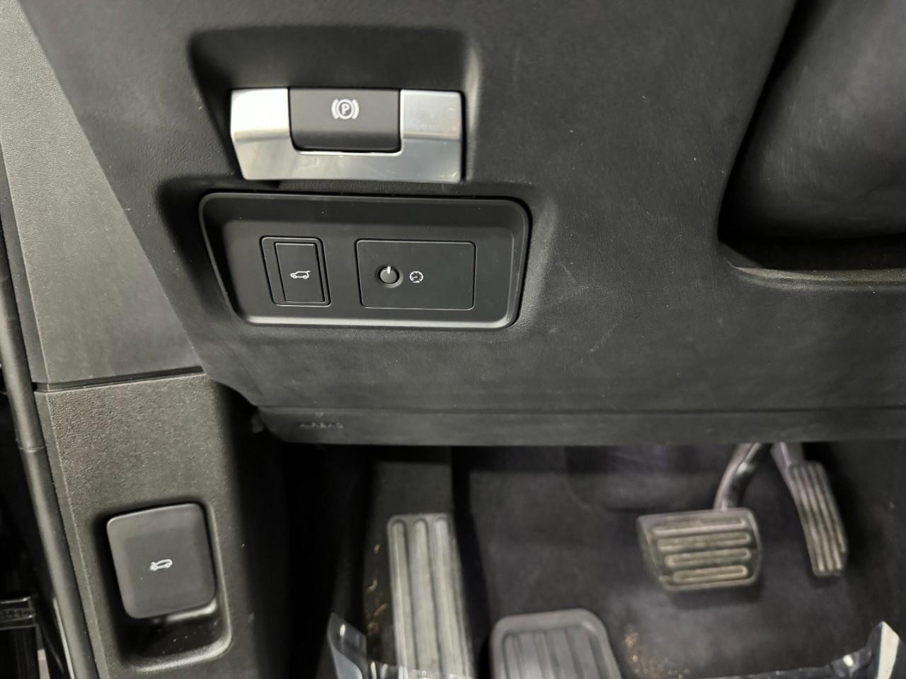 Land Rover Range Rover Evoque Vehicle Full-screen Gallery Image 28