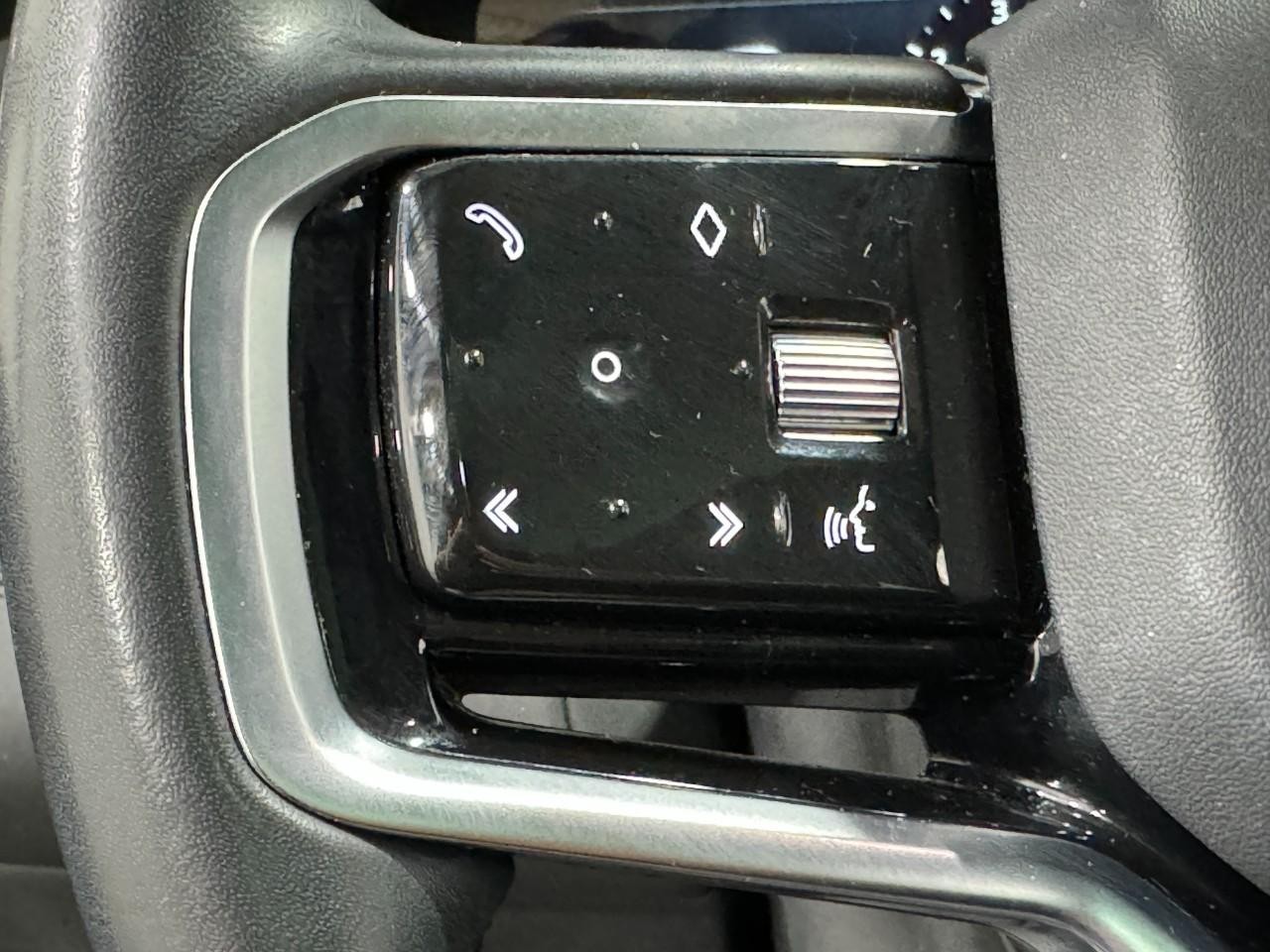 Land Rover Range Rover Evoque Vehicle Full-screen Gallery Image 29