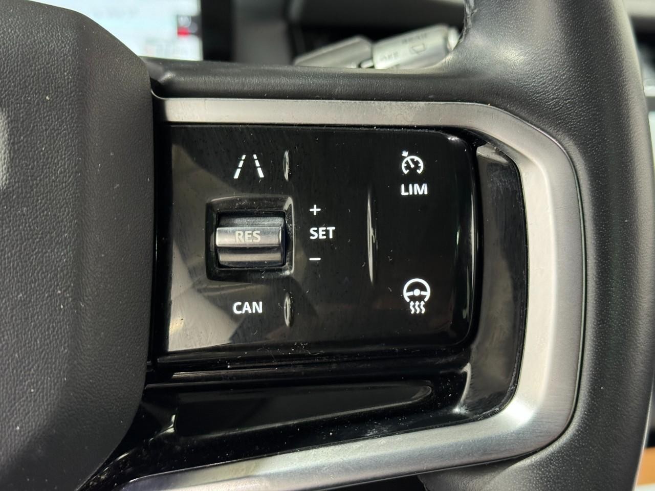 Land Rover Range Rover Evoque Vehicle Full-screen Gallery Image 30