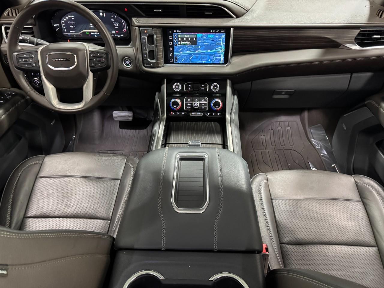 GMC Yukon Vehicle Full-screen Gallery Image 14