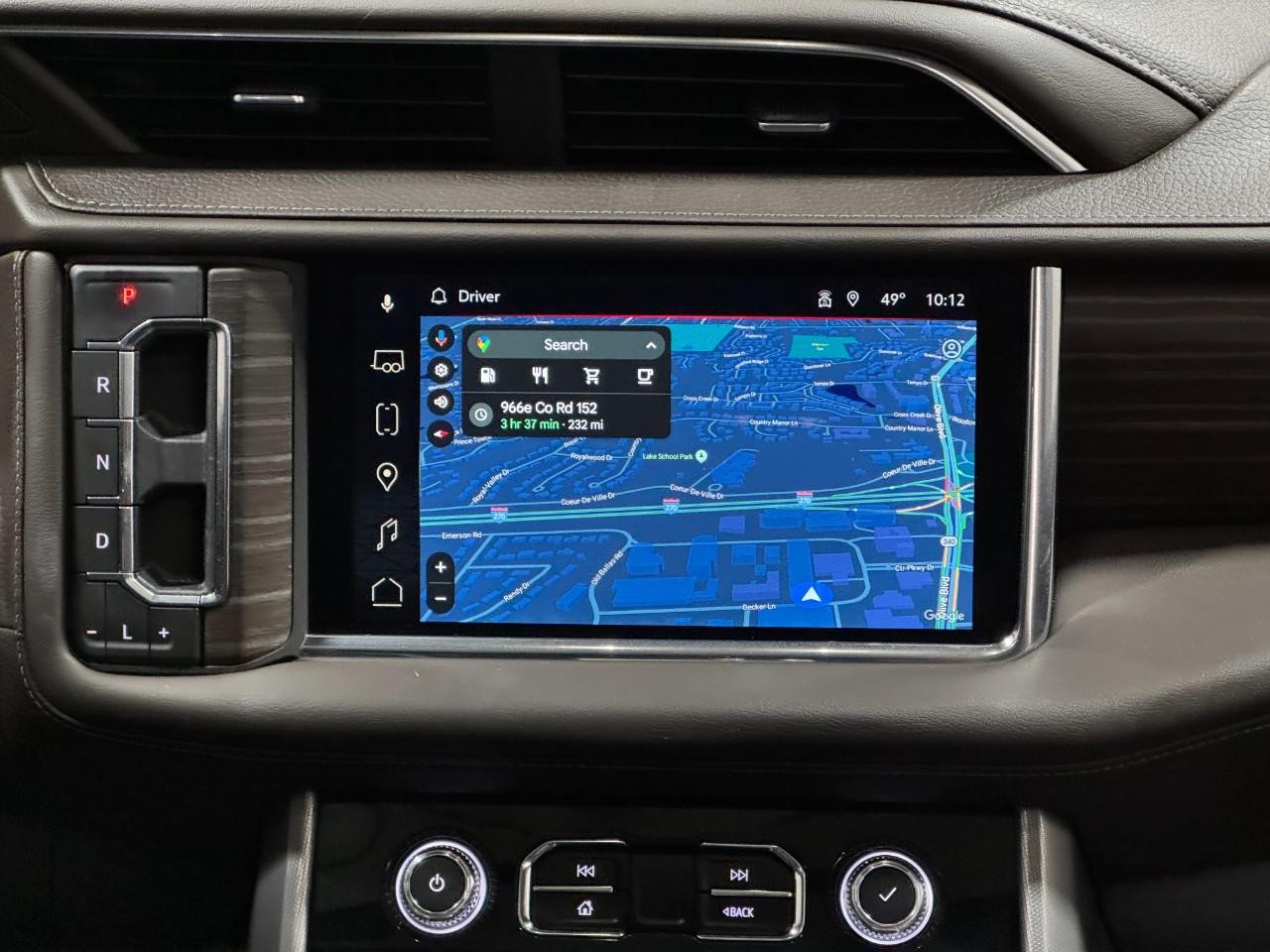 GMC Yukon Vehicle Full-screen Gallery Image 16