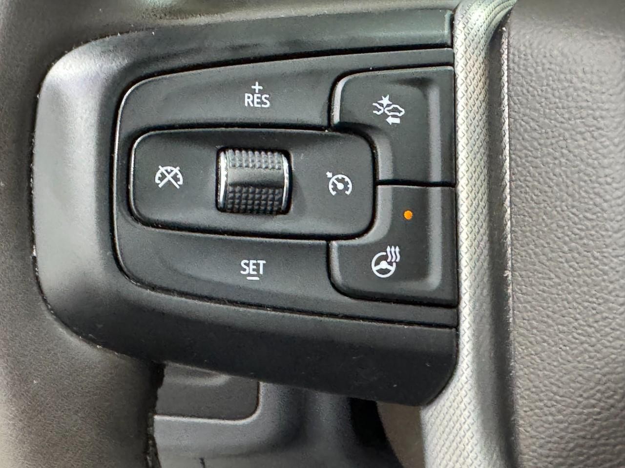 GMC Yukon Vehicle Full-screen Gallery Image 21