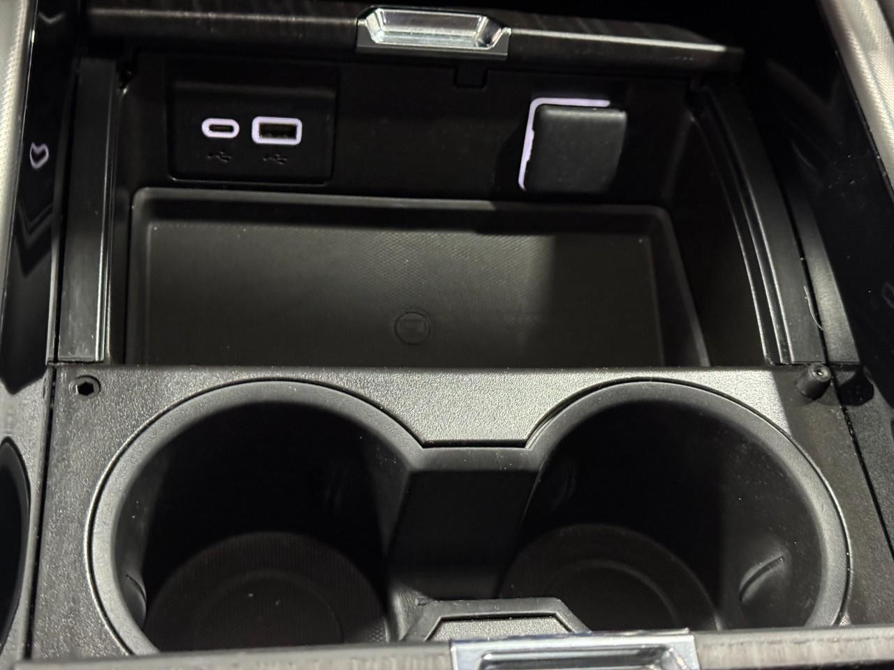 GMC Yukon Vehicle Full-screen Gallery Image 27