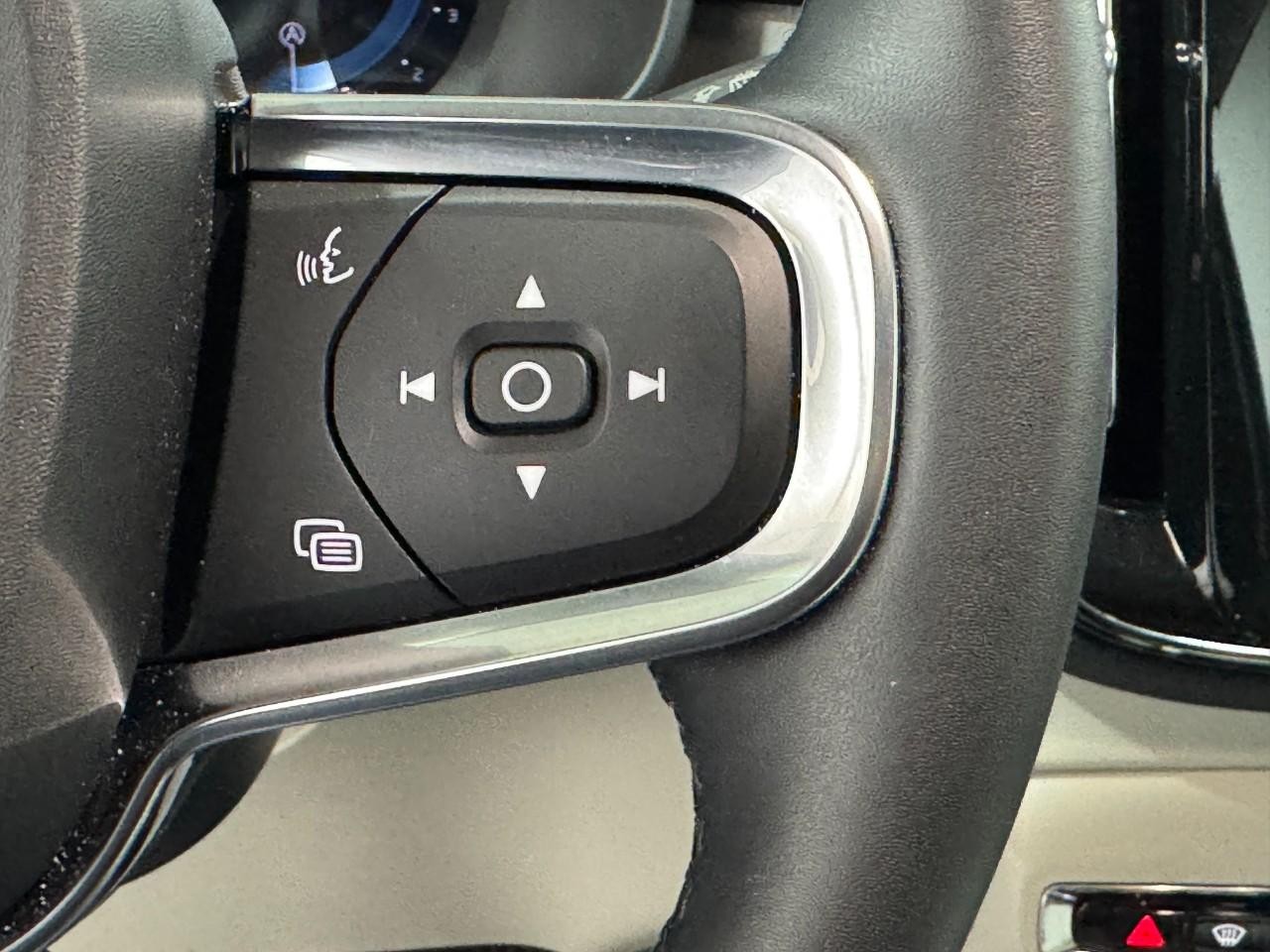 Volvo XC40 Vehicle Full-screen Gallery Image 20