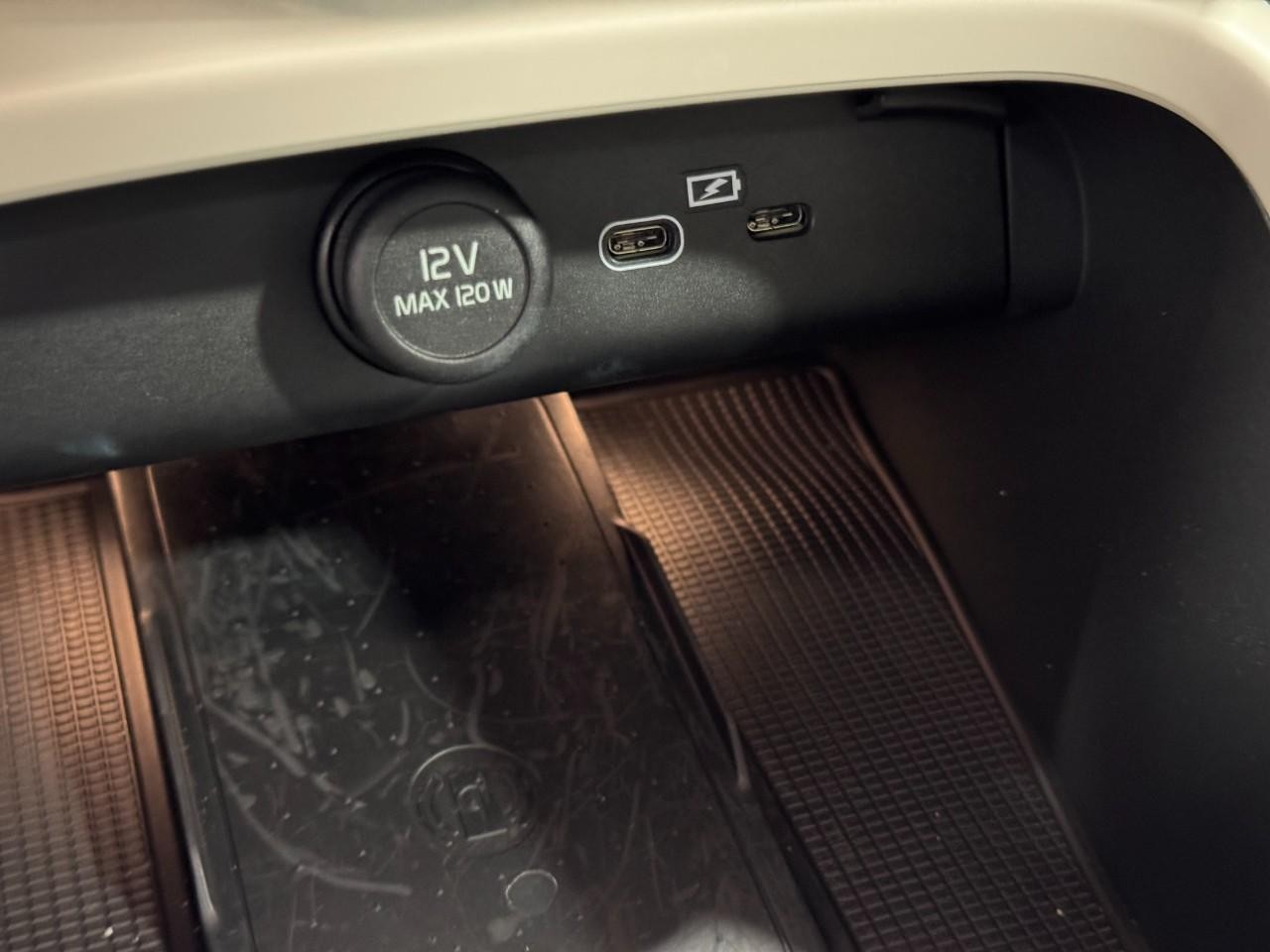 Volvo XC40 Vehicle Full-screen Gallery Image 24