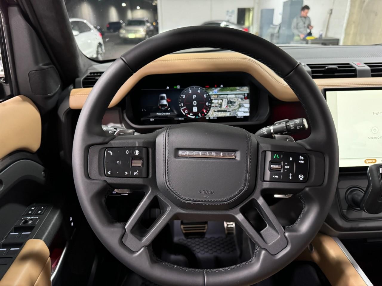 Land Rover Defender Vehicle Full-screen Gallery Image 14