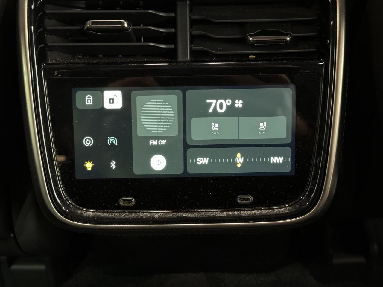 Rivian R1S Vehicle Full-screen Gallery Image 13