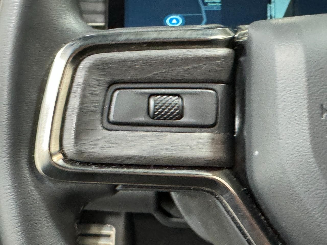 Rivian R1S Vehicle Full-screen Gallery Image 27