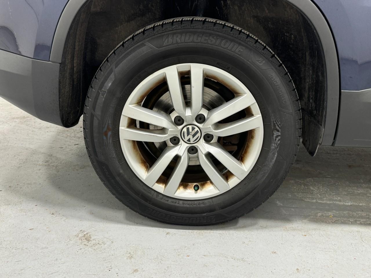 Volkswagen Tiguan Vehicle Full-screen Gallery Image 5