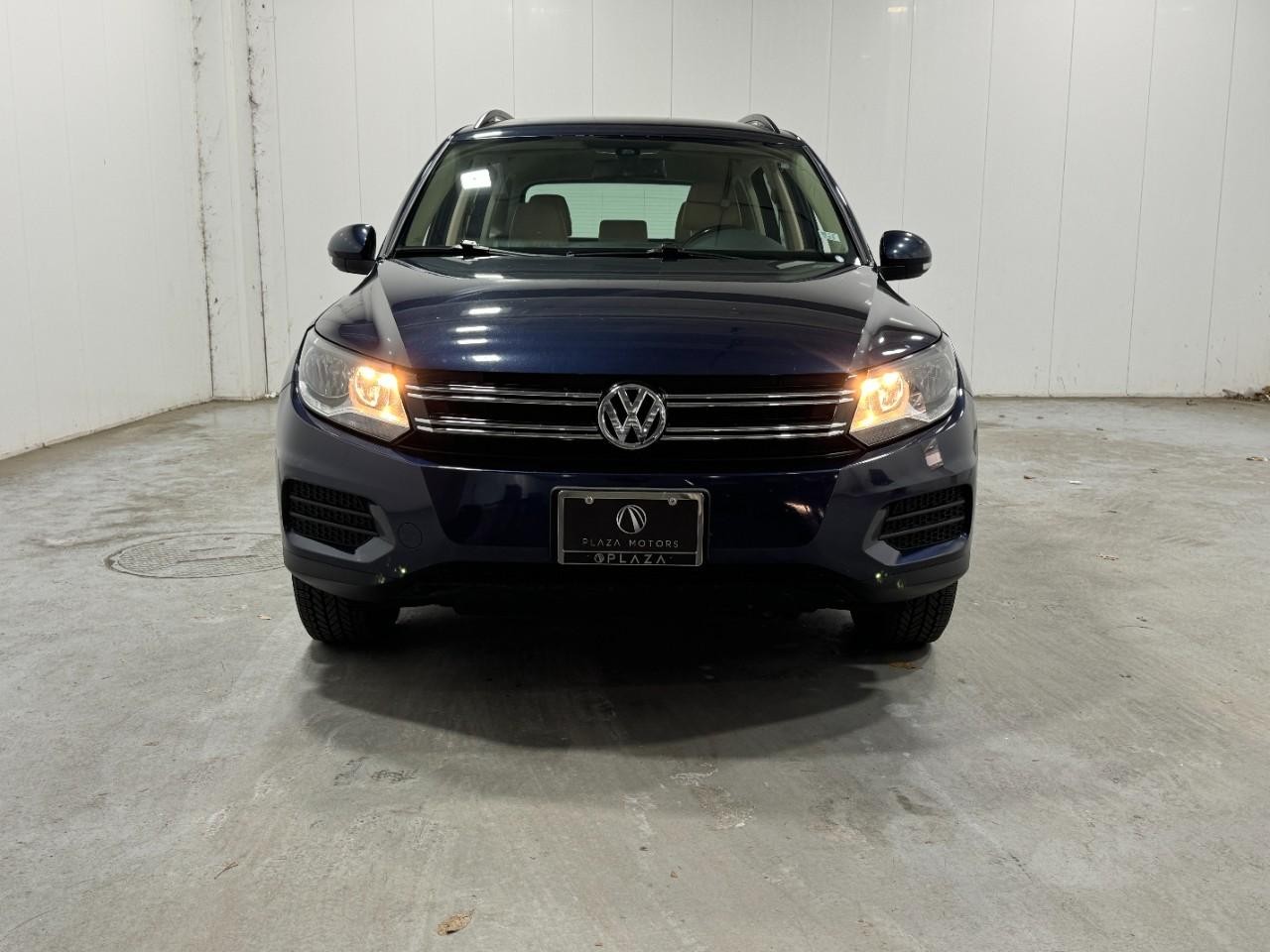 Volkswagen Tiguan Vehicle Full-screen Gallery Image 7