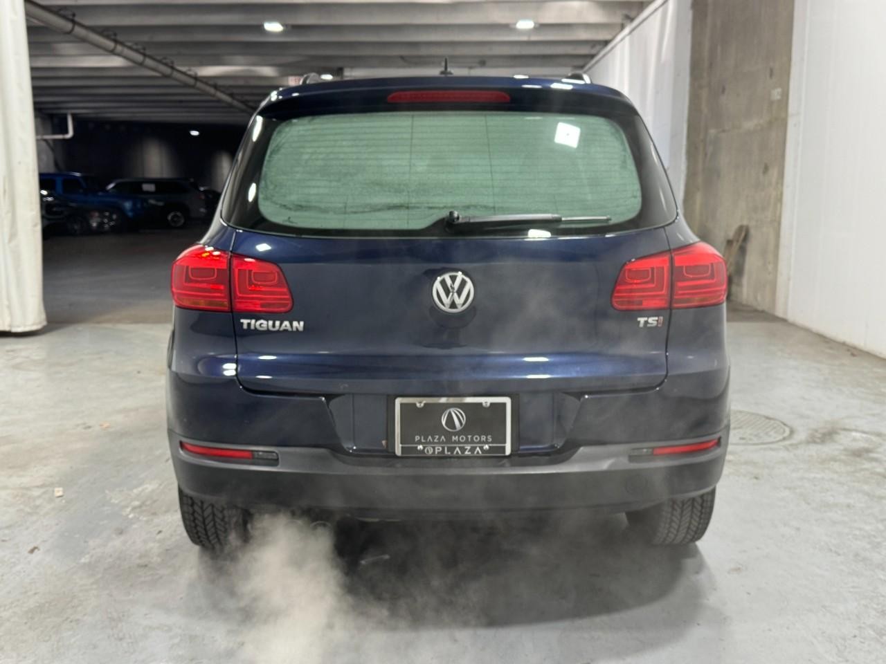 Volkswagen Tiguan Vehicle Full-screen Gallery Image 9