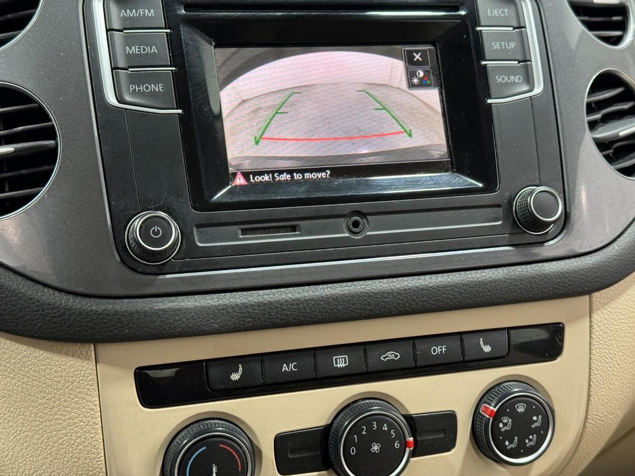 Volkswagen Tiguan Vehicle Full-screen Gallery Image 31