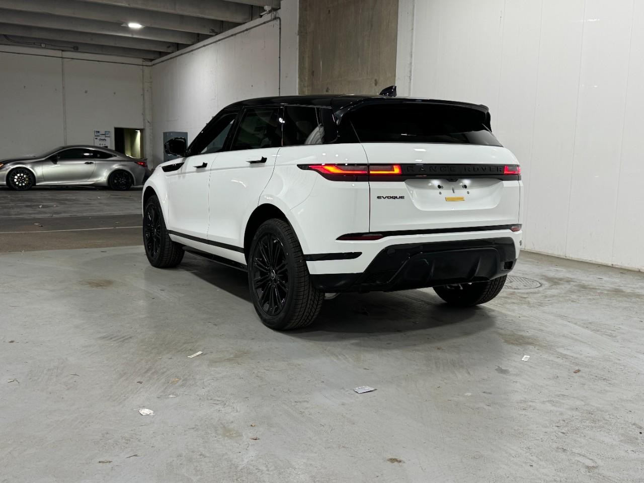 Land Rover Range Rover Evoque Vehicle Full-screen Gallery Image 3