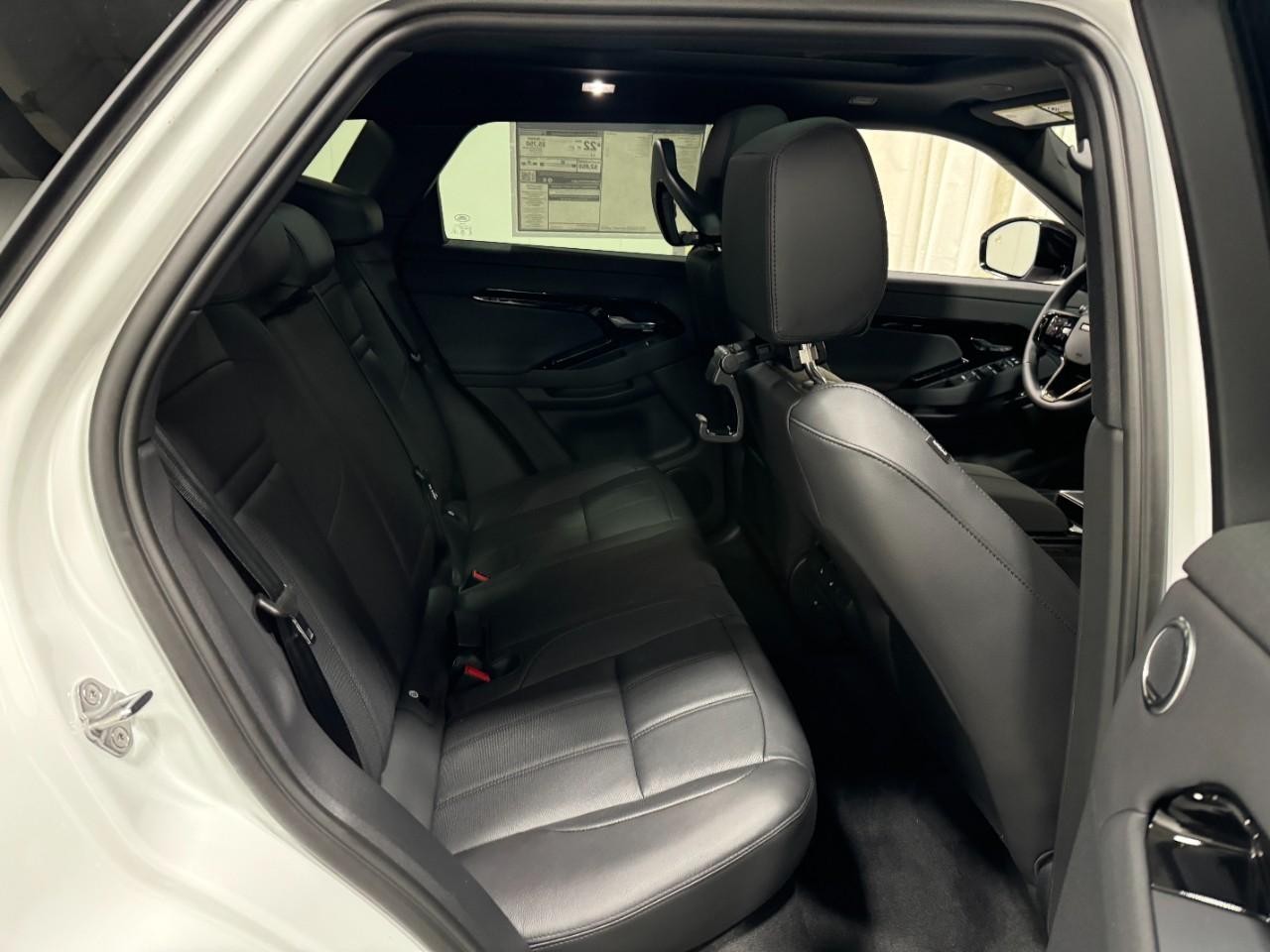 Land Rover Range Rover Evoque Vehicle Full-screen Gallery Image 10