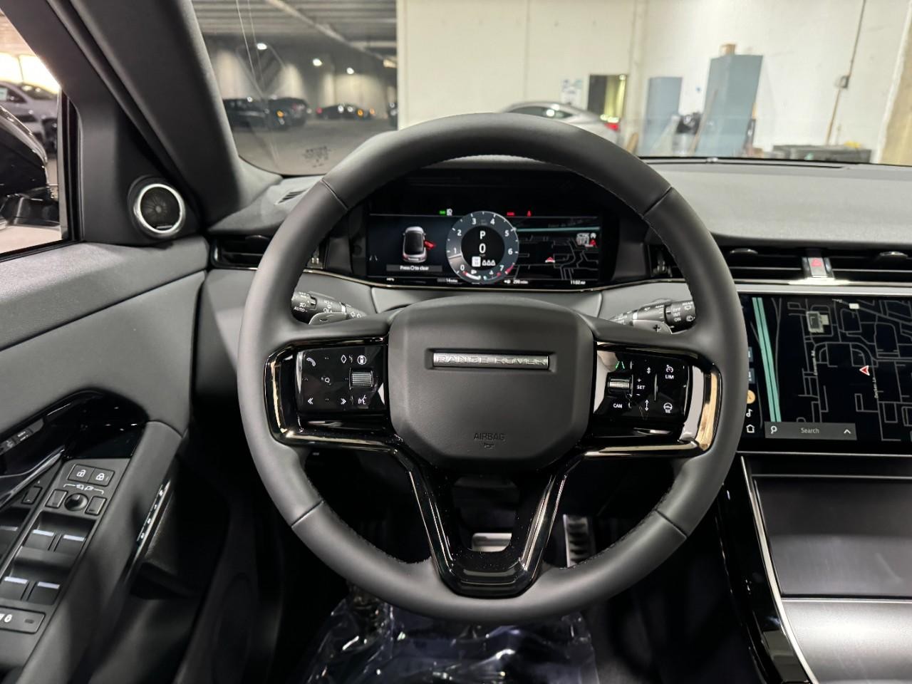 Land Rover Range Rover Evoque Vehicle Full-screen Gallery Image 13