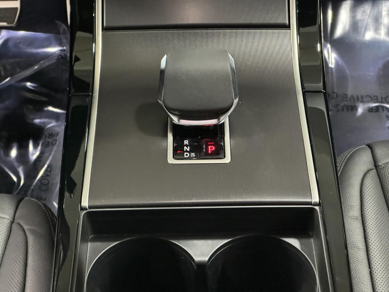 Land Rover Range Rover Evoque Vehicle Full-screen Gallery Image 15