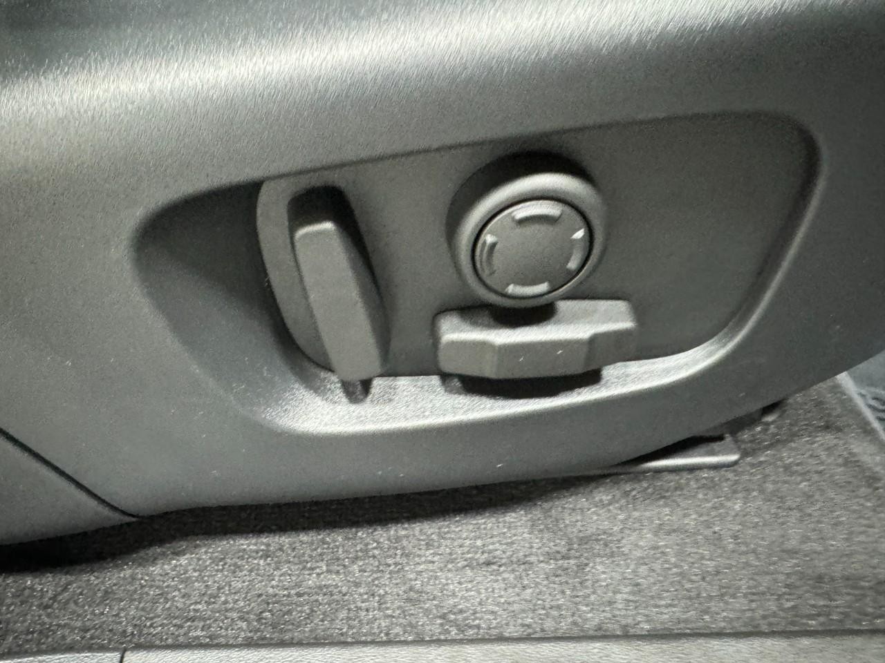 Land Rover Range Rover Evoque Vehicle Full-screen Gallery Image 19