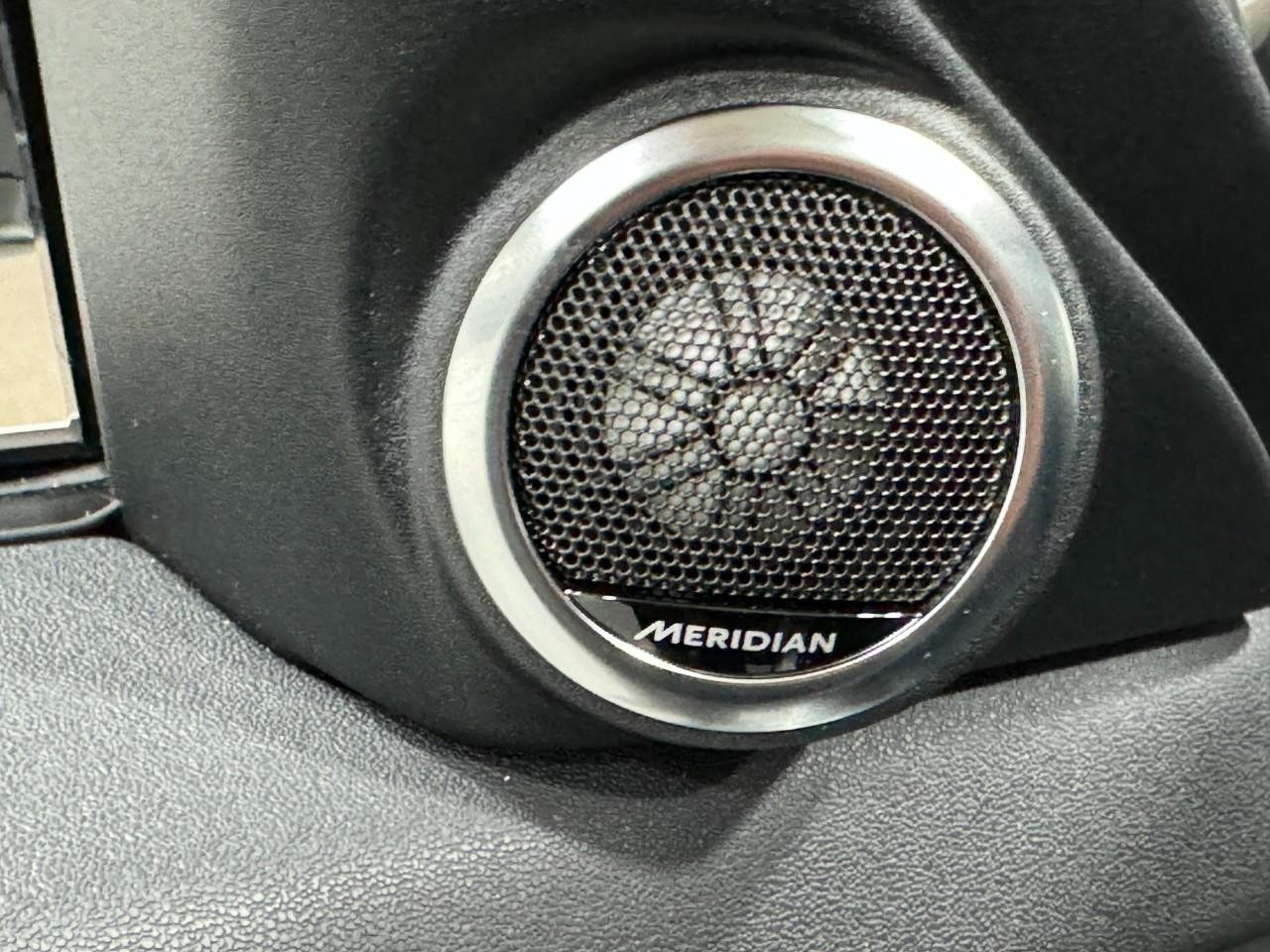 Land Rover Range Rover Evoque Vehicle Full-screen Gallery Image 21