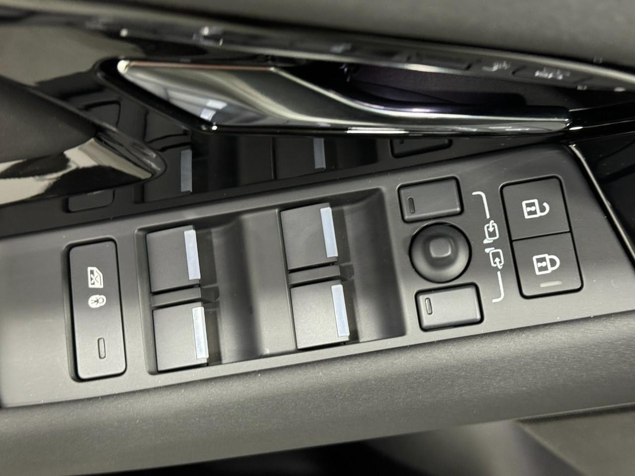 Land Rover Range Rover Evoque Vehicle Full-screen Gallery Image 22