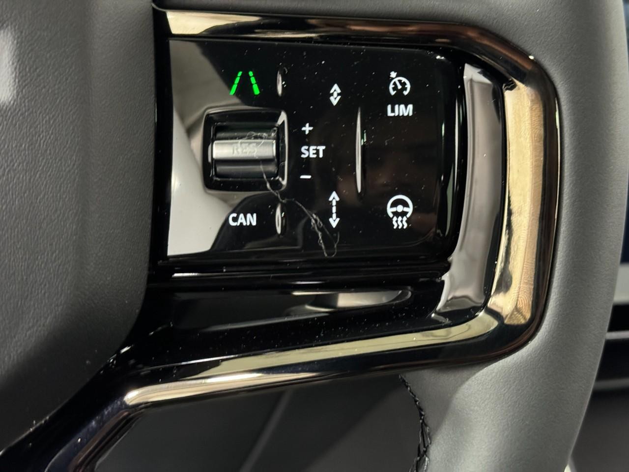 Land Rover Range Rover Evoque Vehicle Full-screen Gallery Image 29