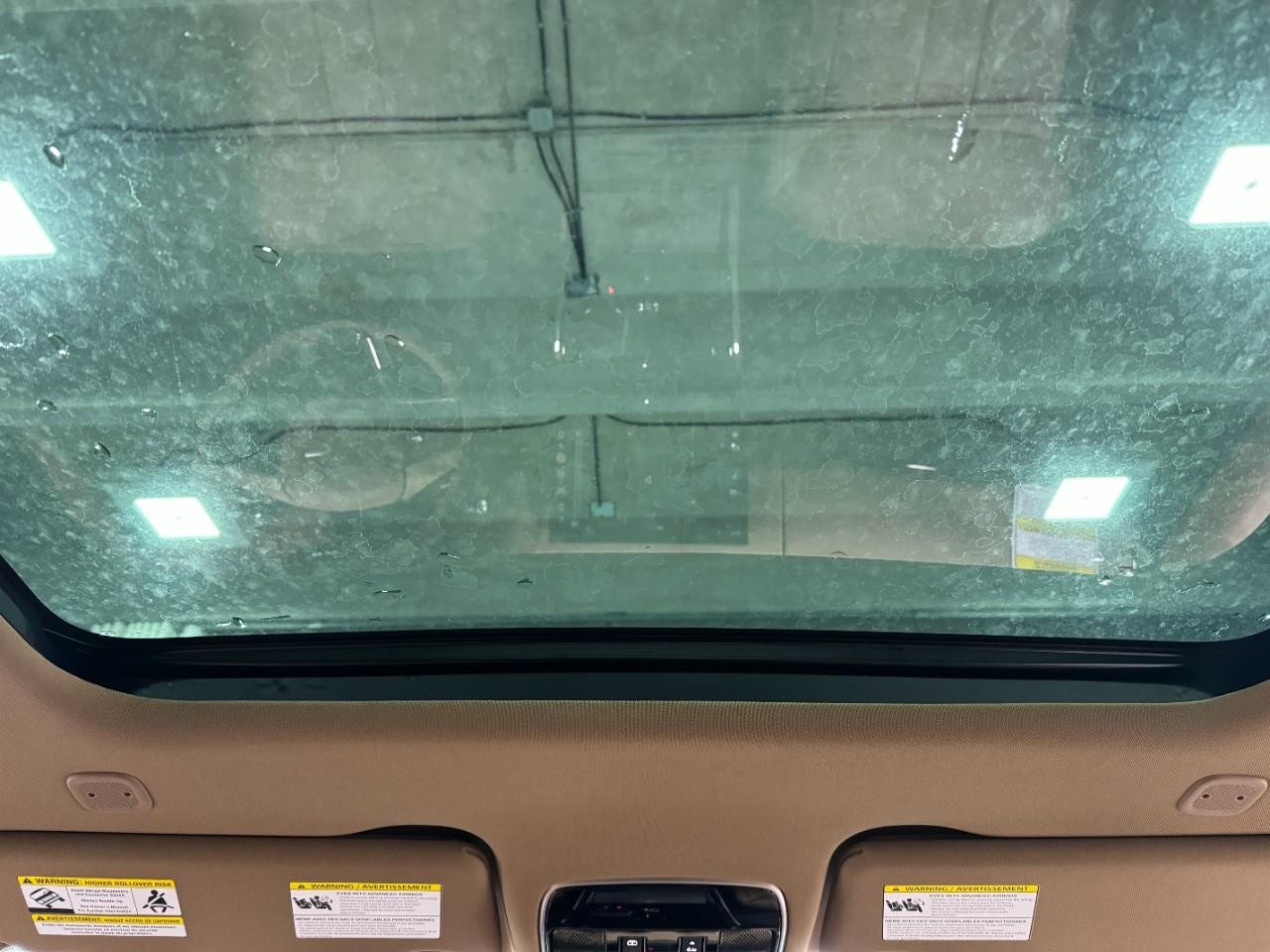 Land Rover Range Rover Sport Vehicle Full-screen Gallery Image 12