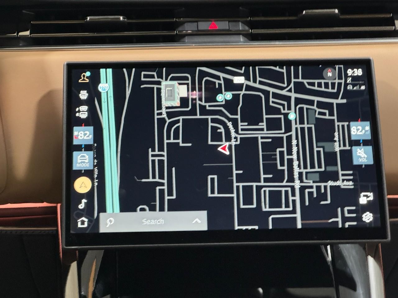 Land Rover Range Rover Sport Vehicle Full-screen Gallery Image 15