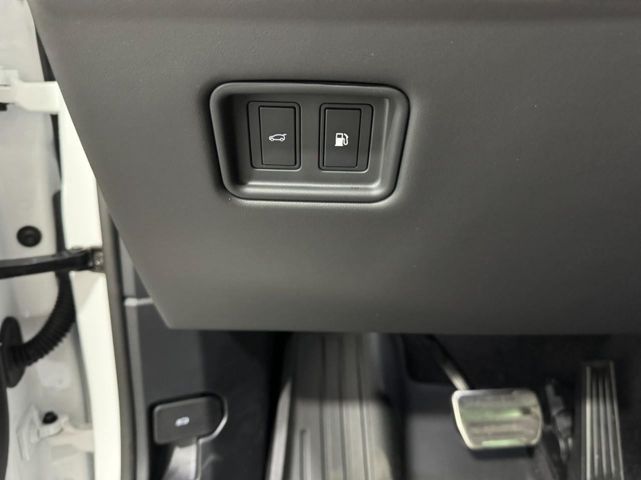 Land Rover Range Rover Sport Vehicle Full-screen Gallery Image 29