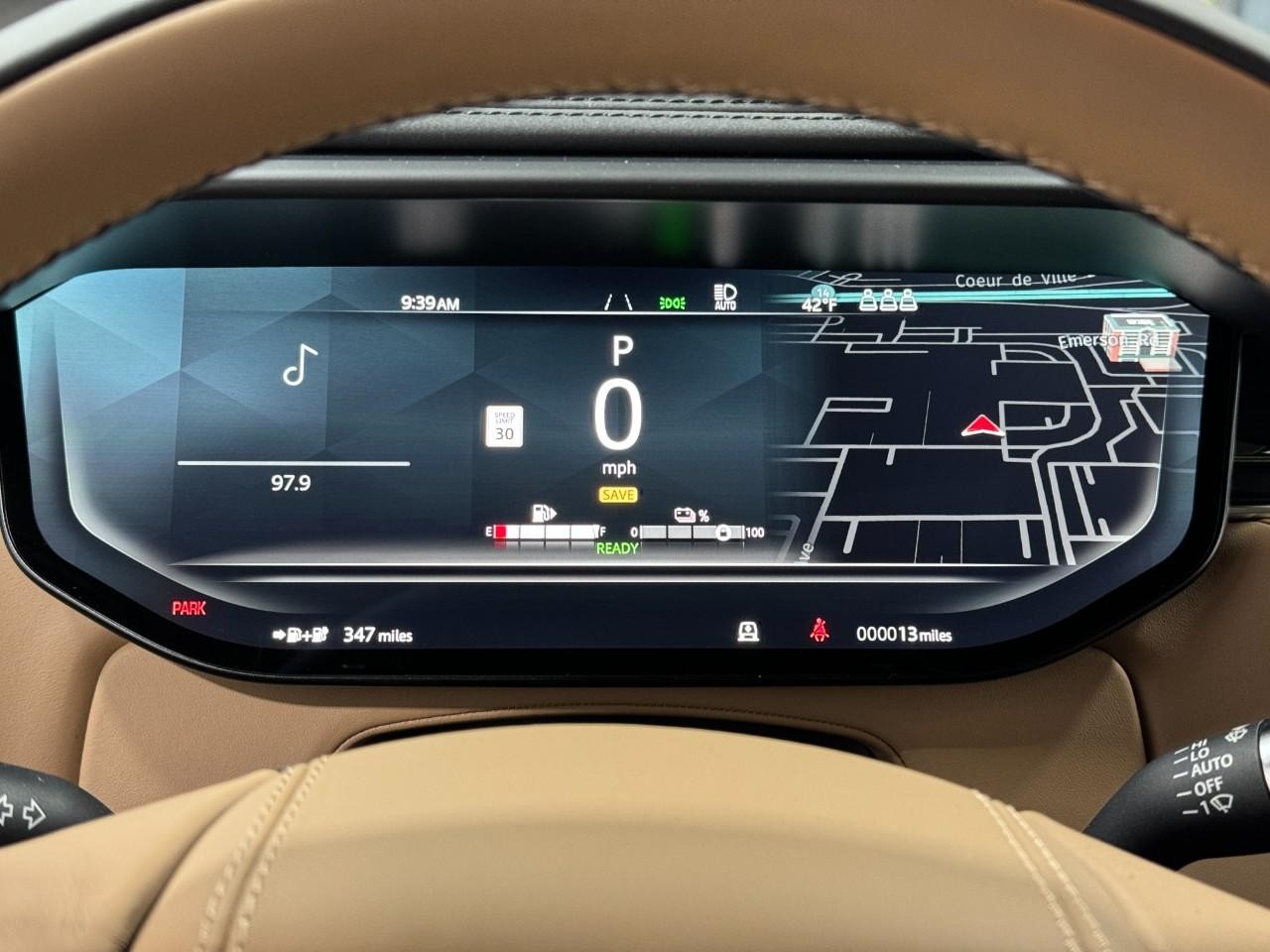 Land Rover Range Rover Sport Vehicle Full-screen Gallery Image 32