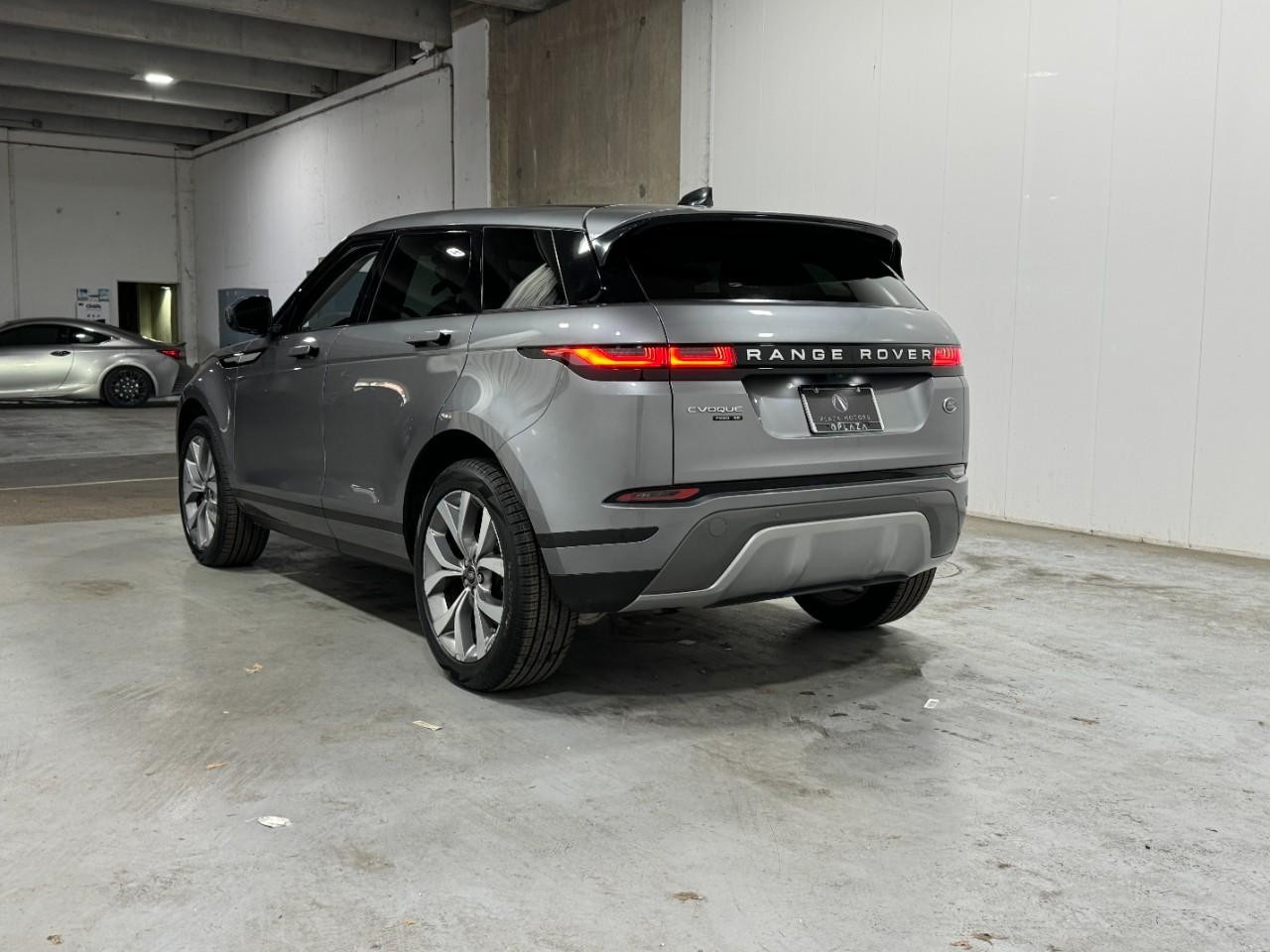 Land Rover Range Rover Evoque Vehicle Full-screen Gallery Image 3