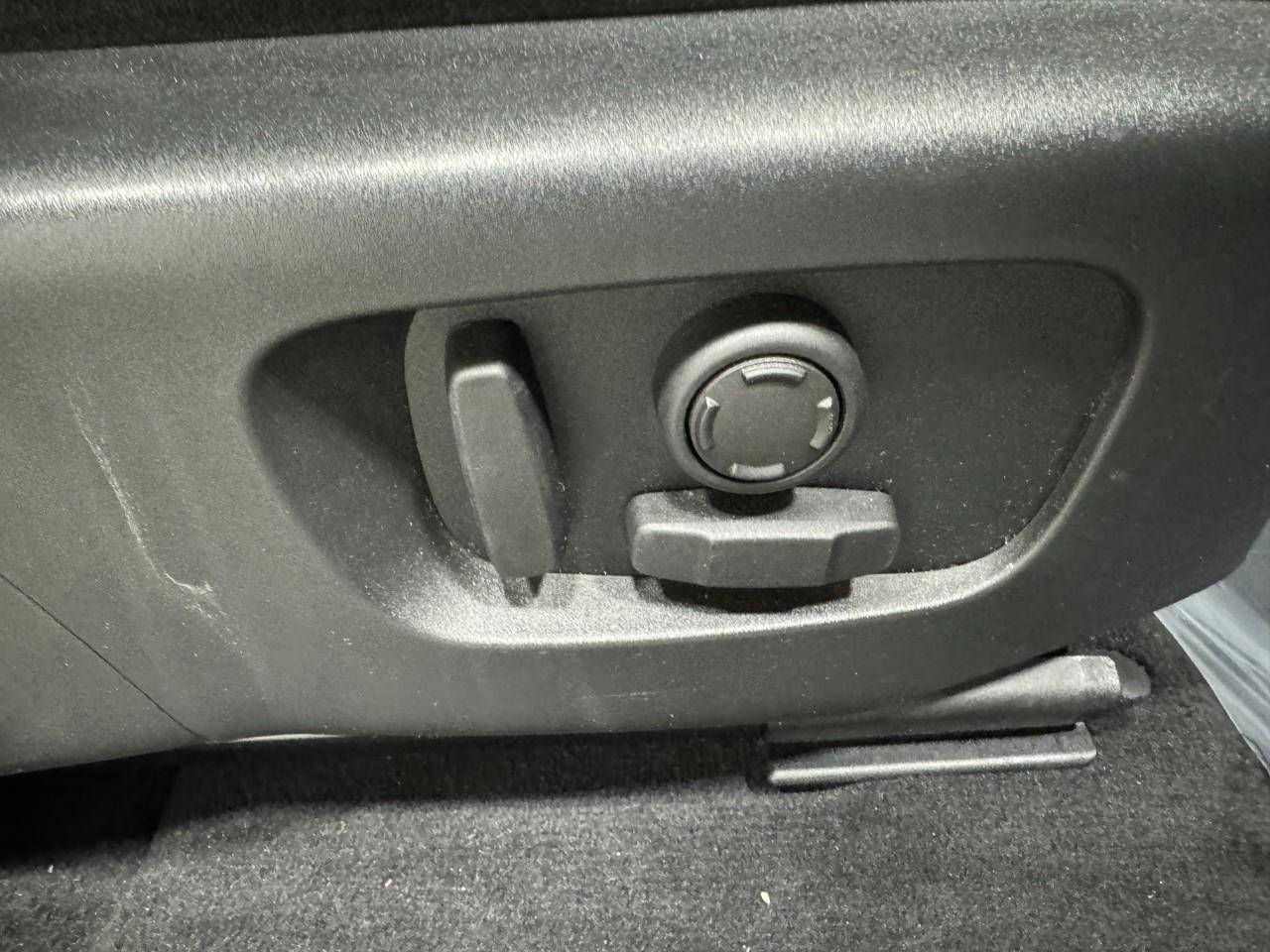 Land Rover Range Rover Evoque Vehicle Full-screen Gallery Image 20