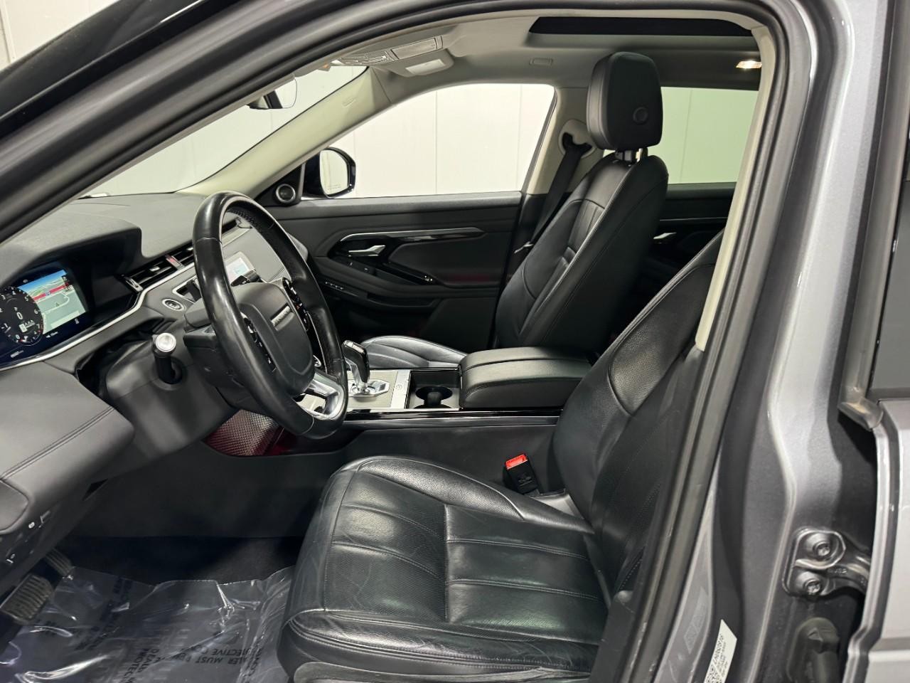 Land Rover Range Rover Evoque Vehicle Full-screen Gallery Image 26