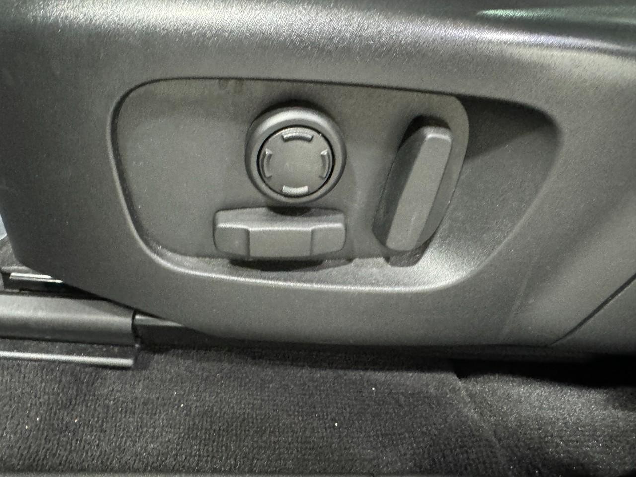 Land Rover Range Rover Evoque Vehicle Full-screen Gallery Image 28