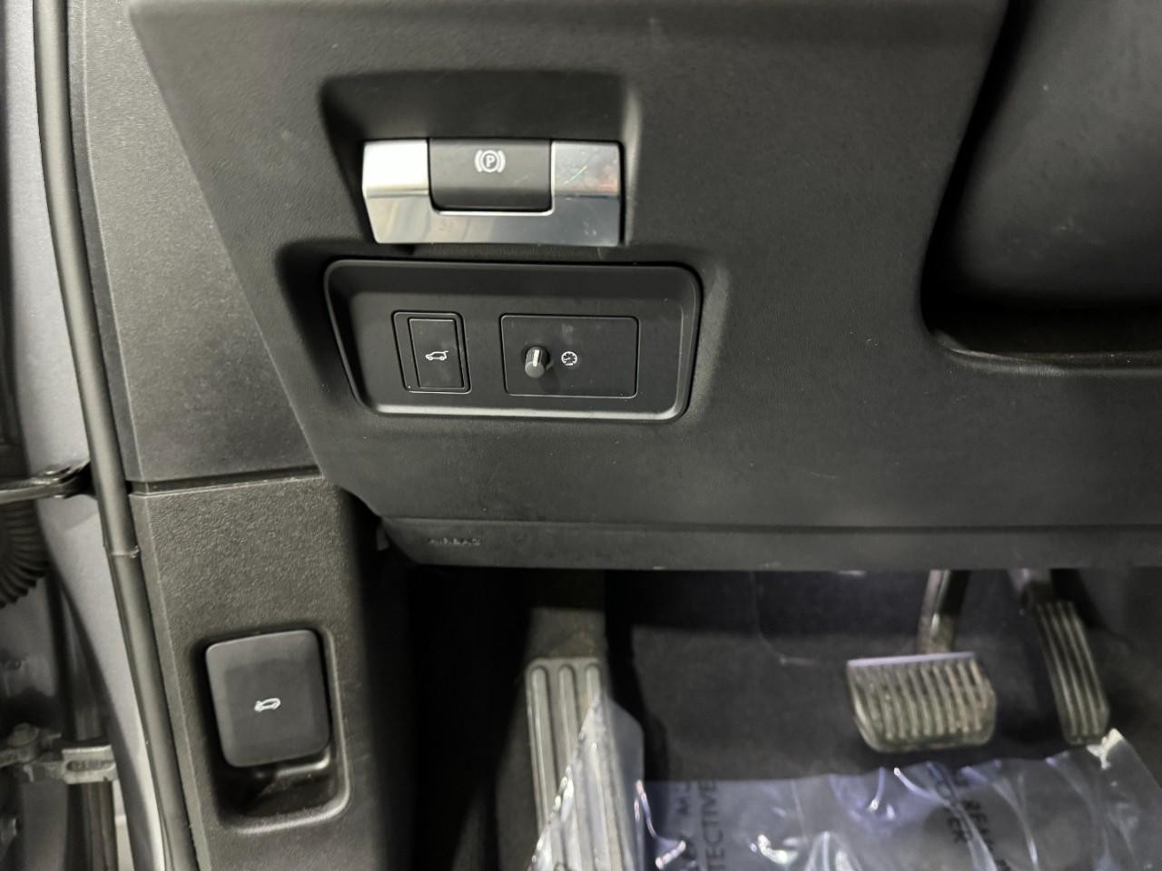 Land Rover Range Rover Evoque Vehicle Full-screen Gallery Image 29