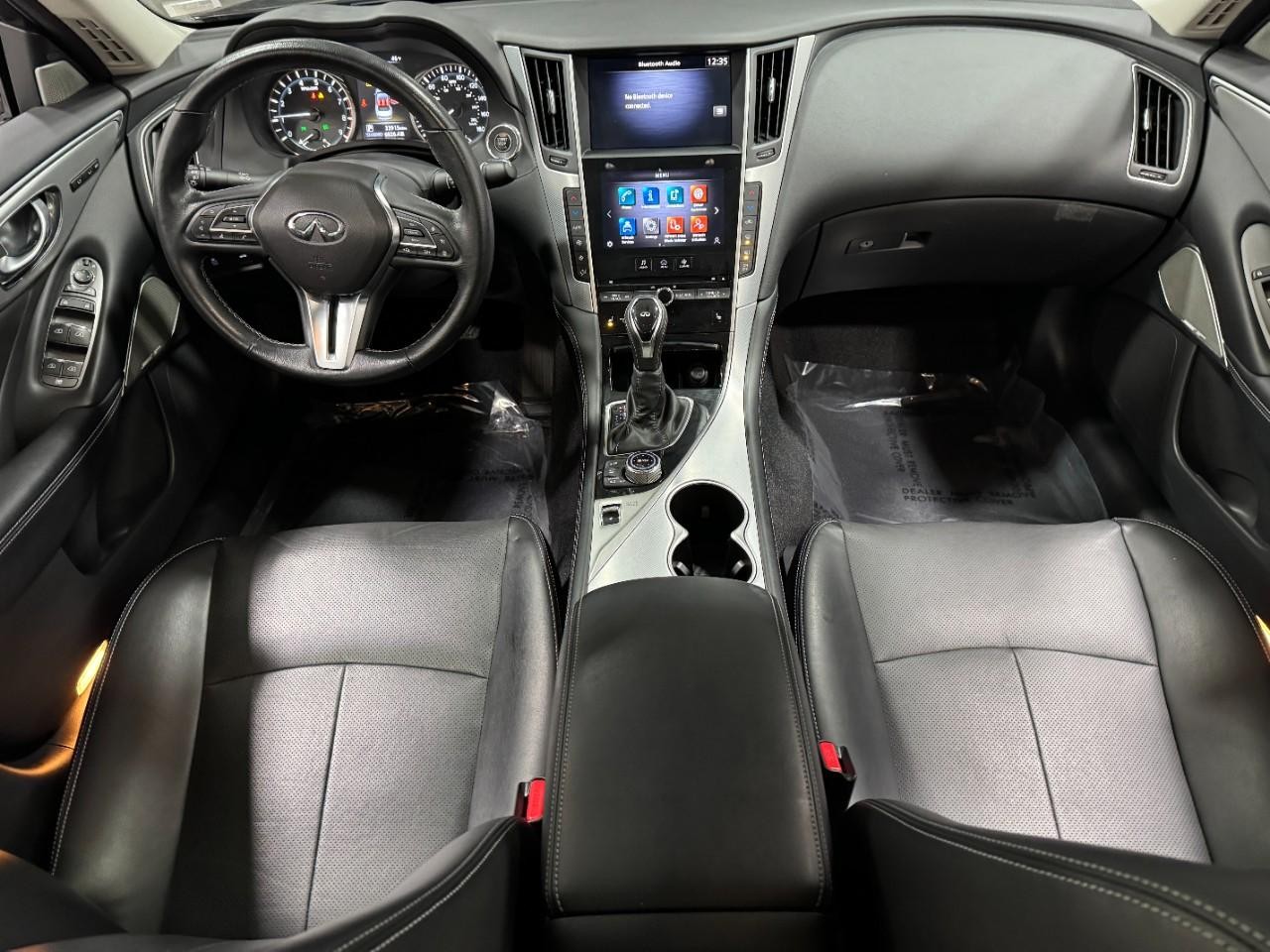 INFINITI Q50 Vehicle Full-screen Gallery Image 12