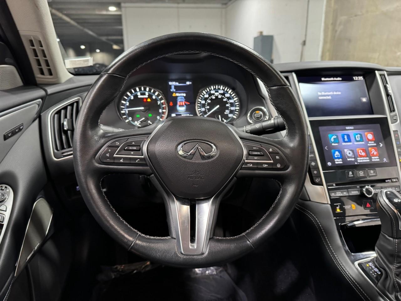INFINITI Q50 Vehicle Full-screen Gallery Image 13