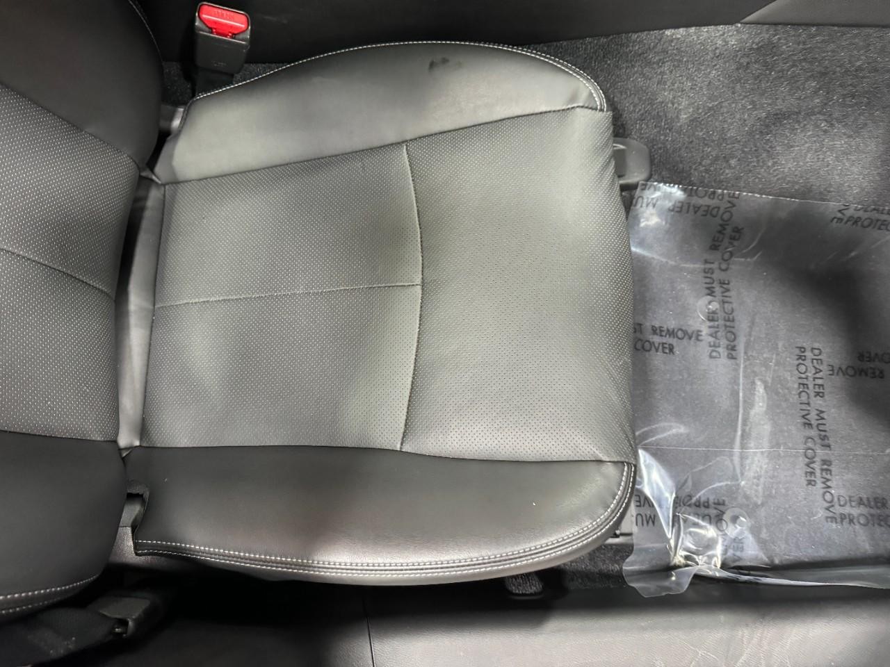 INFINITI Q50 Vehicle Full-screen Gallery Image 19