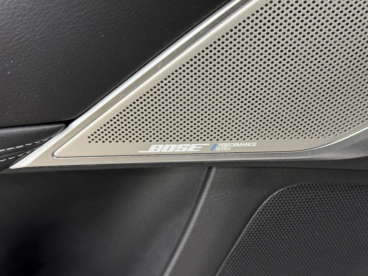 INFINITI Q50 Vehicle Full-screen Gallery Image 24