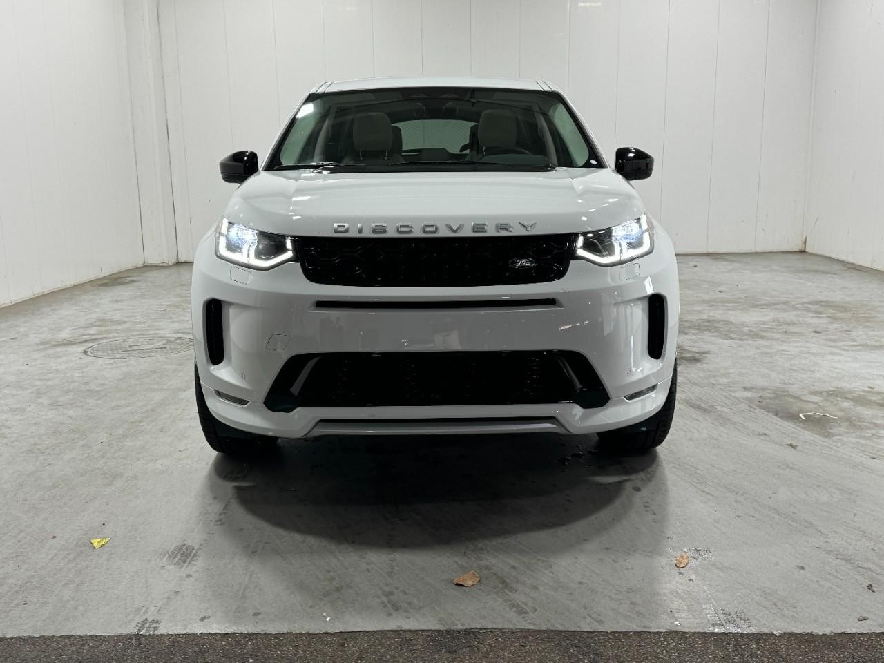 Land Rover Discovery Sport Vehicle Full-screen Gallery Image 7