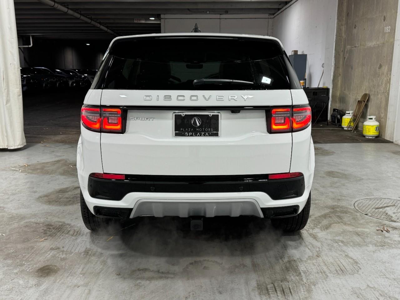 Land Rover Discovery Sport Vehicle Full-screen Gallery Image 9