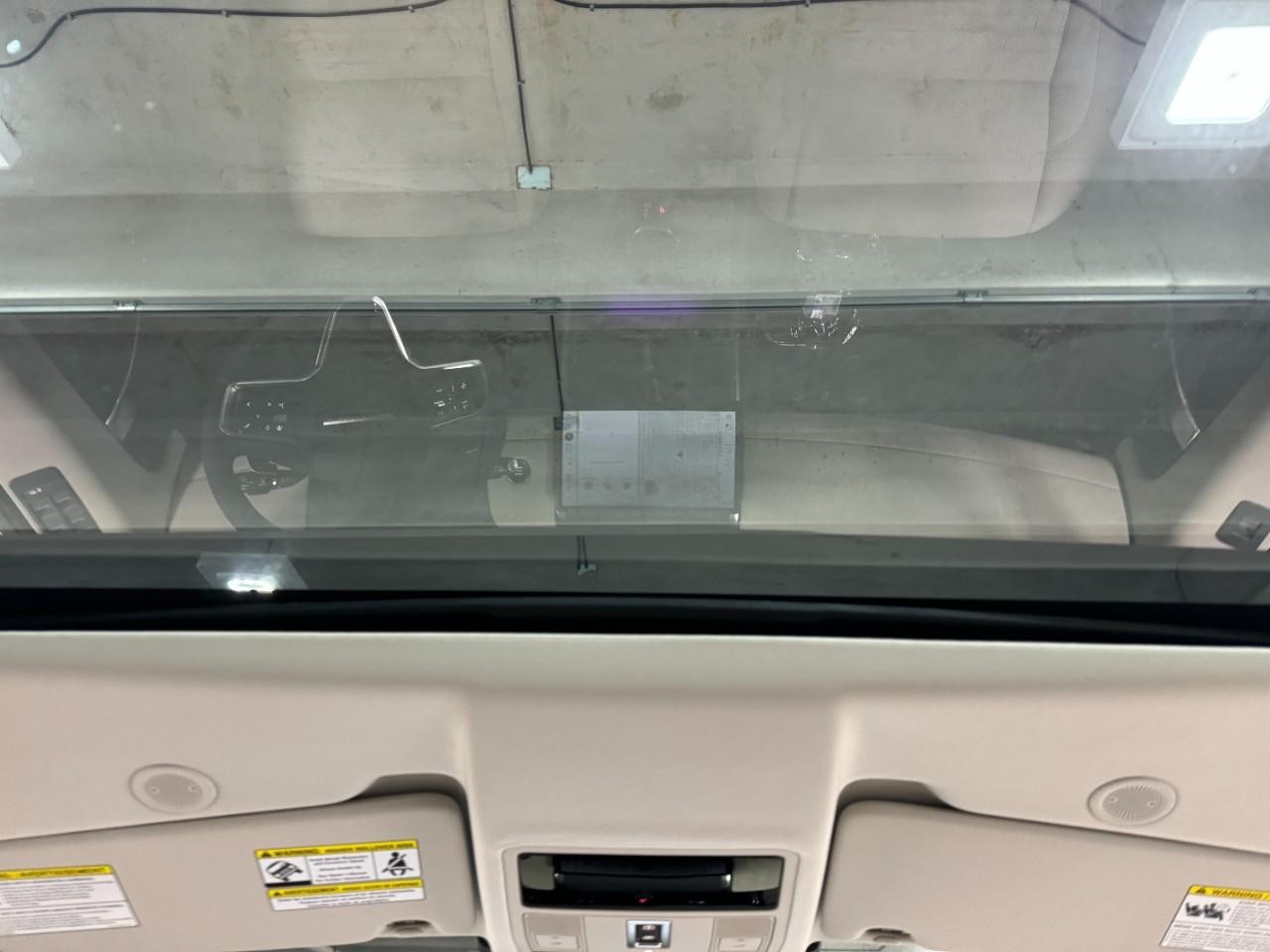 Land Rover Discovery Sport Vehicle Full-screen Gallery Image 12